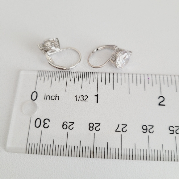 Stauer stunning sterling silver moissanite earrings - Picture 8 of 8